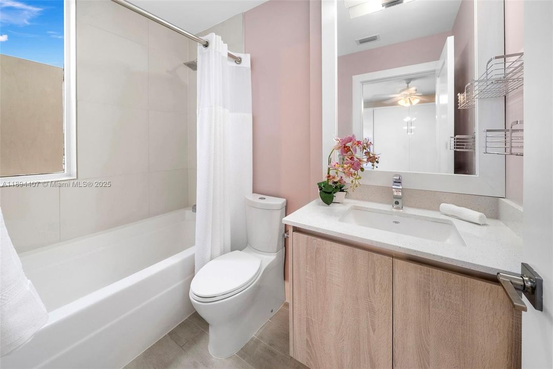 En Venta: $2,260,000 (4 camas, 4 baños, 2456 Pies cuadrados)