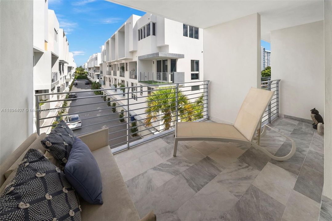 En Venta: $2,260,000 (4 camas, 4 baños, 2456 Pies cuadrados)