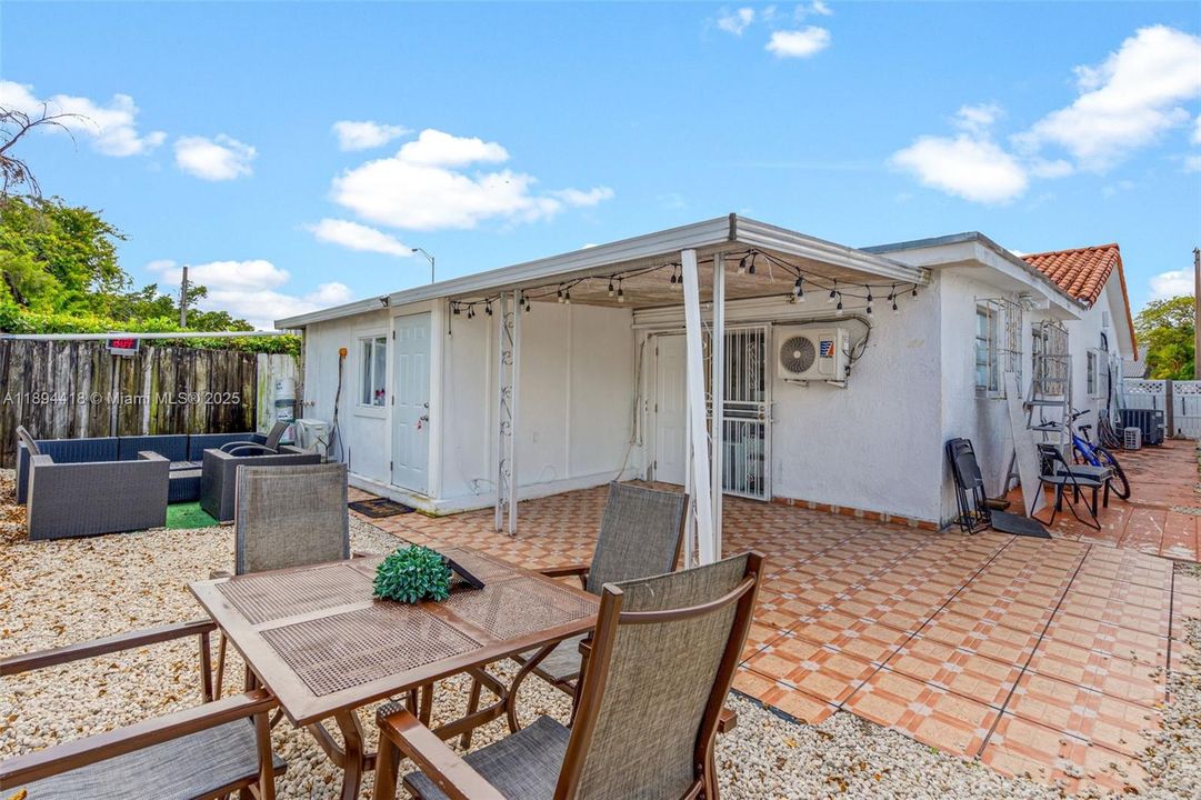 待售: $899,900 (0 贝兹, 0 浴室, 1316 平方英尺)