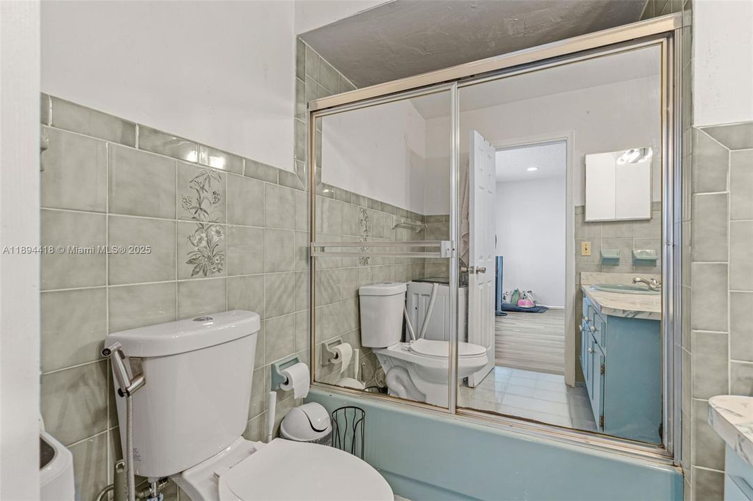 待售: $899,900 (0 贝兹, 0 浴室, 1316 平方英尺)