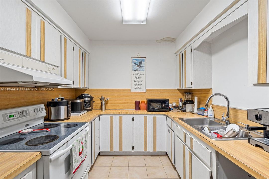 待售: $899,900 (0 贝兹, 0 浴室, 1316 平方英尺)