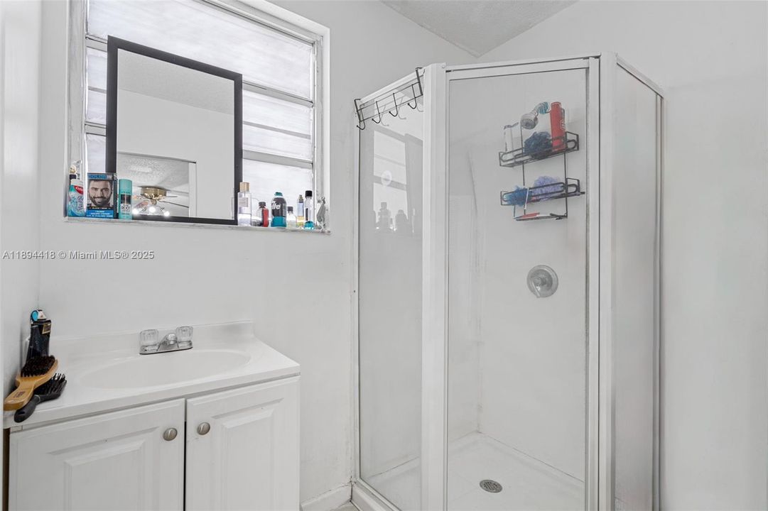 待售: $899,900 (0 贝兹, 0 浴室, 1316 平方英尺)