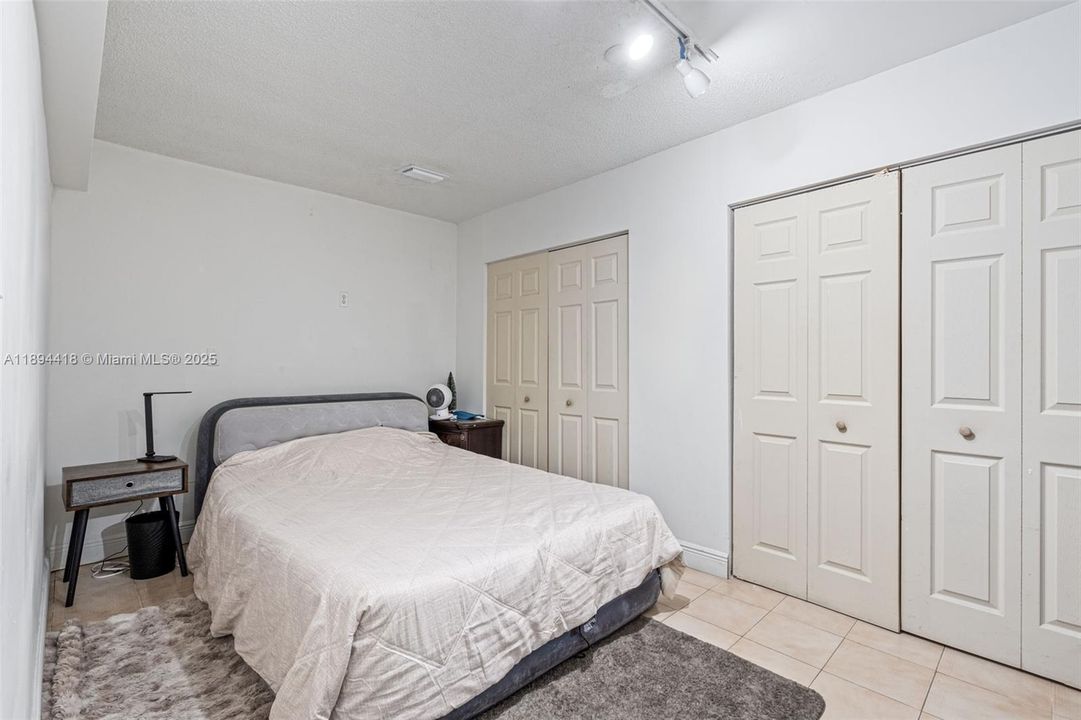 待售: $899,900 (0 贝兹, 0 浴室, 1316 平方英尺)