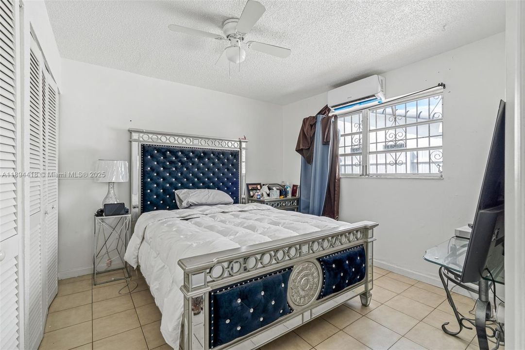 待售: $899,900 (0 贝兹, 0 浴室, 1316 平方英尺)