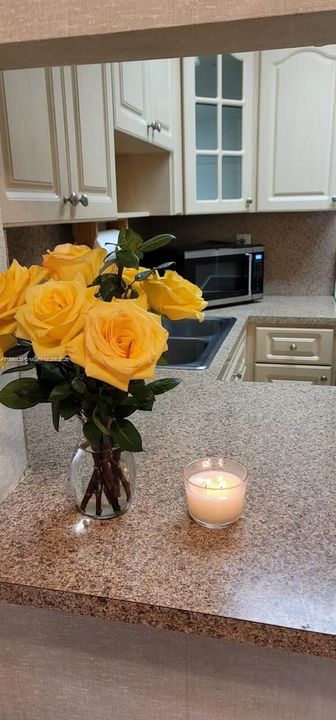 待售: $249,900 (2 贝兹, 1 浴室, 834 平方英尺)