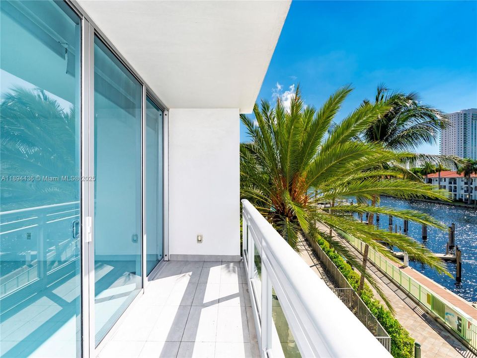 For Sale: $349,000 (0 beds, 1 baths, 795 Square Feet)