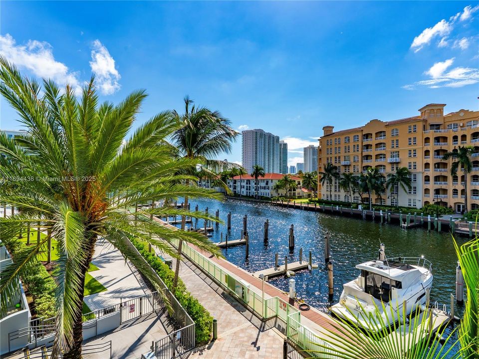 For Sale: $349,000 (0 beds, 1 baths, 795 Square Feet)