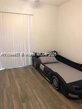 出租: $1,700 (2 贝兹, 2 浴室, 972 平方英尺)