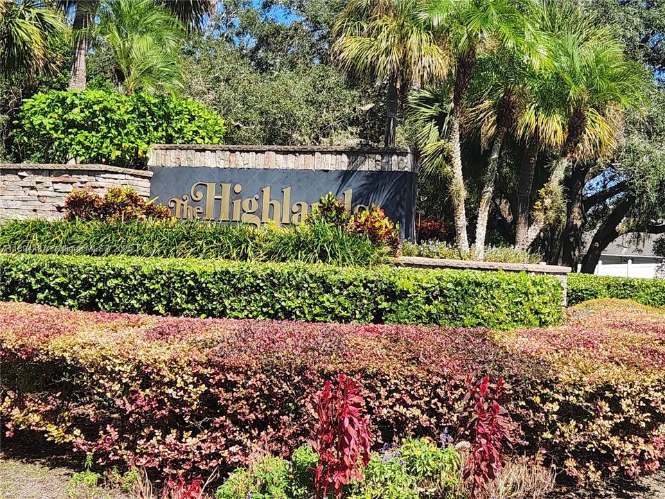 出租: $1,700 (2 贝兹, 2 浴室, 972 平方英尺)