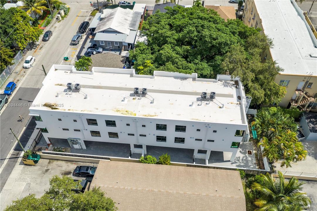 For Sale: $1,100,000 (3 beds, 3 baths, 1552 Square Feet)