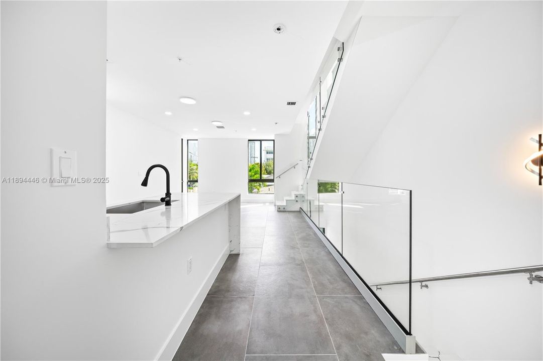 For Sale: $1,100,000 (3 beds, 3 baths, 1552 Square Feet)