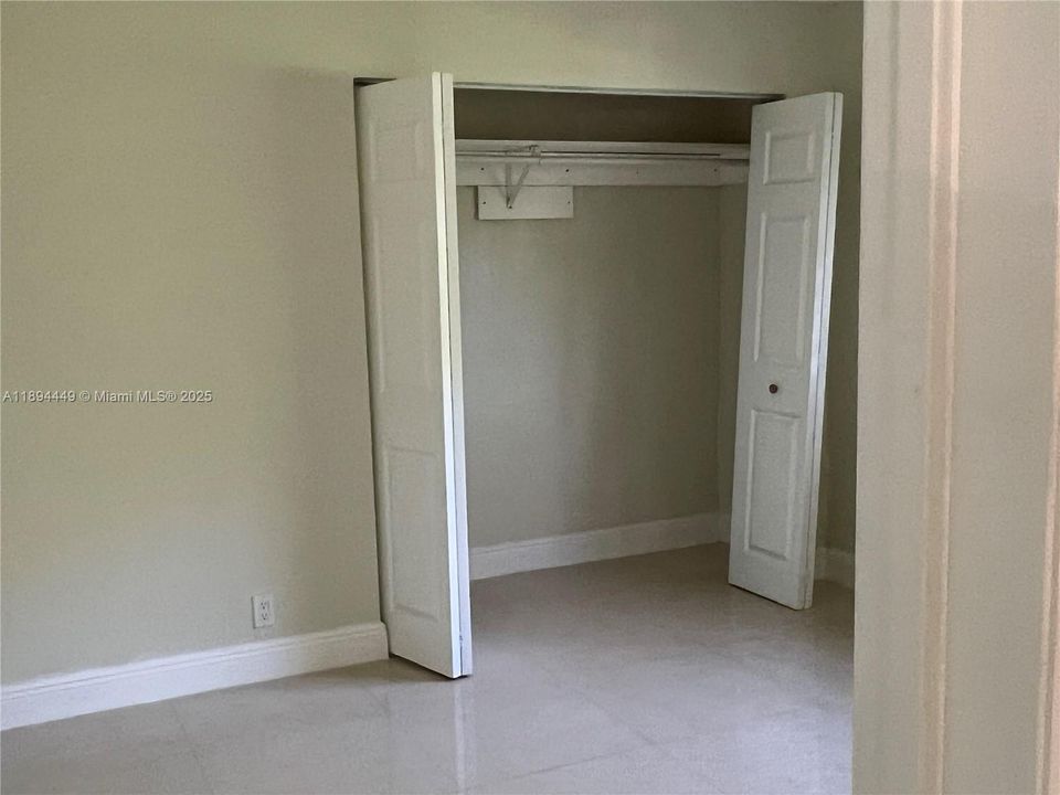 Active With Contract: $3,150 (3 beds, 2 baths, 1608 Square Feet)