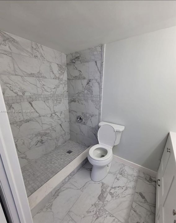 Active With Contract: $2,250 (2 beds, 2 baths, 800 Square Feet)