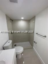 Active With Contract: $2,250 (2 beds, 2 baths, 800 Square Feet)