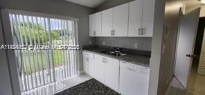 Active With Contract: $2,250 (2 beds, 2 baths, 800 Square Feet)