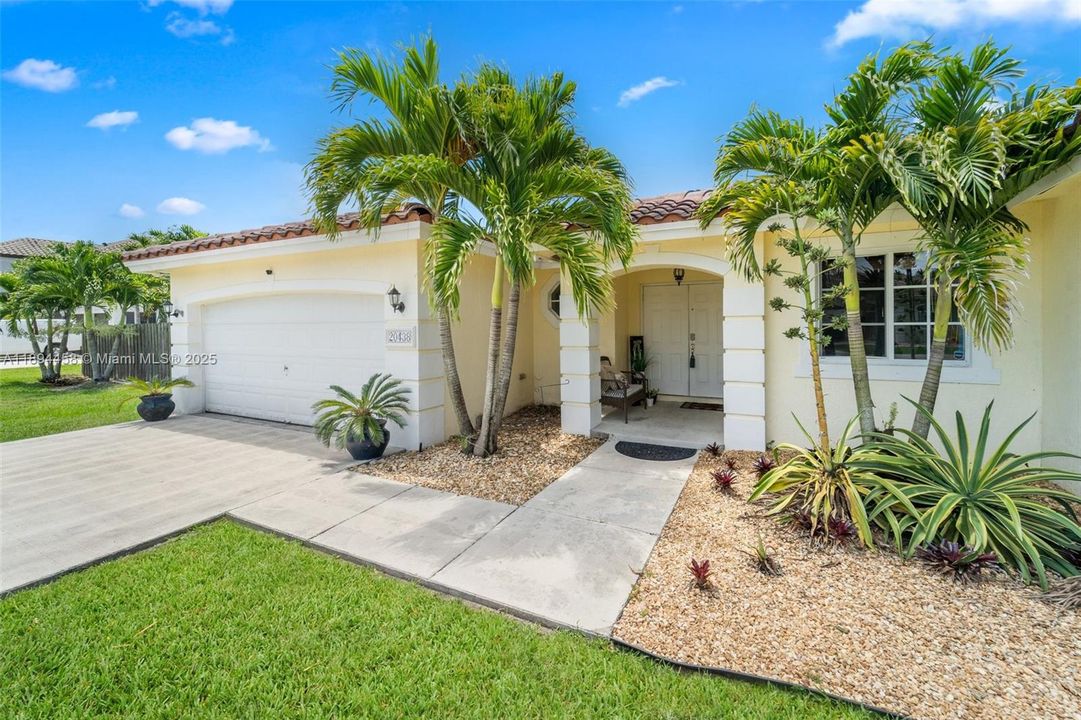 Active With Contract: $765,000 (4 beds, 2 baths, 1942 Square Feet)