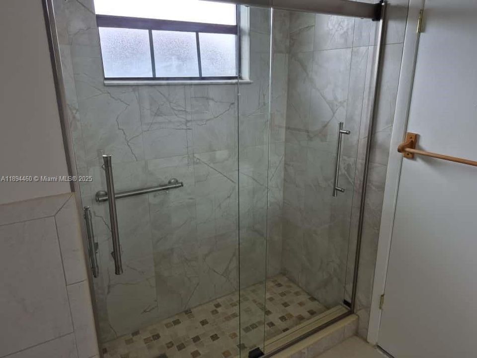 最近售出: $359,900 (2 贝兹, 1 浴室, 1008 平方英尺)