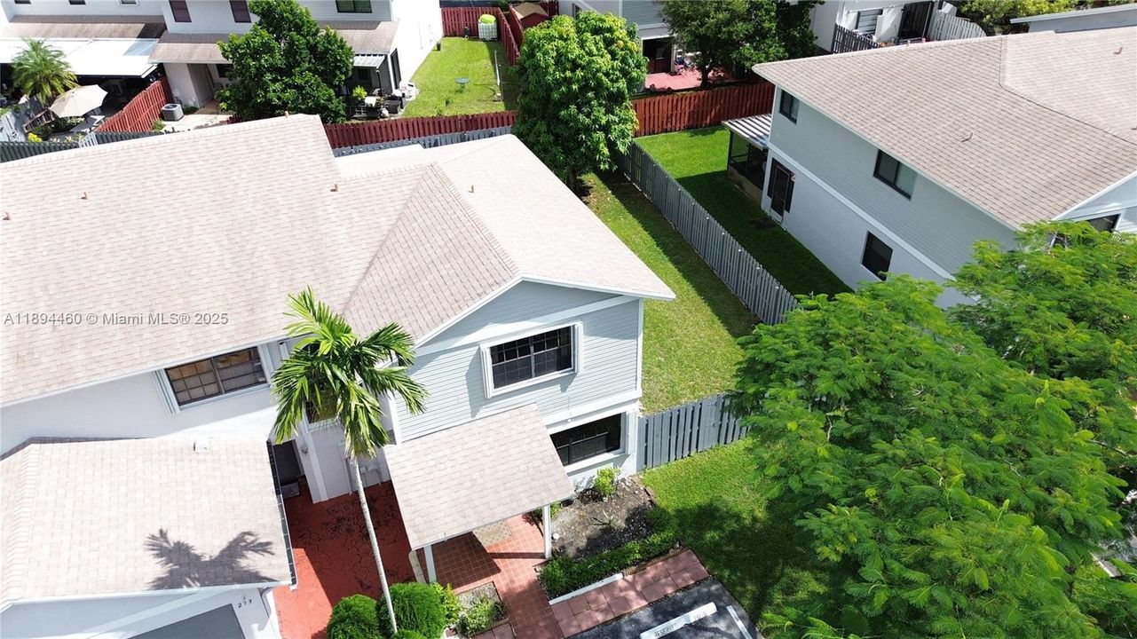 最近售出: $359,900 (2 贝兹, 1 浴室, 1008 平方英尺)