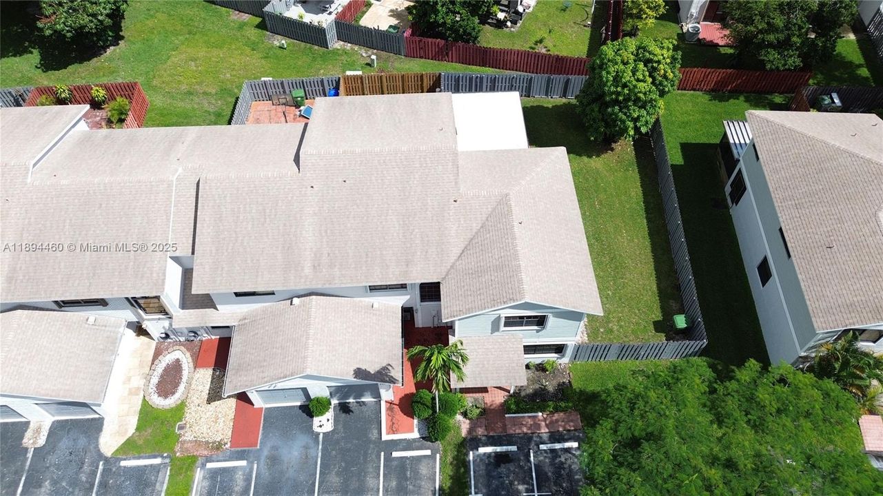 最近售出: $359,900 (2 贝兹, 1 浴室, 1008 平方英尺)