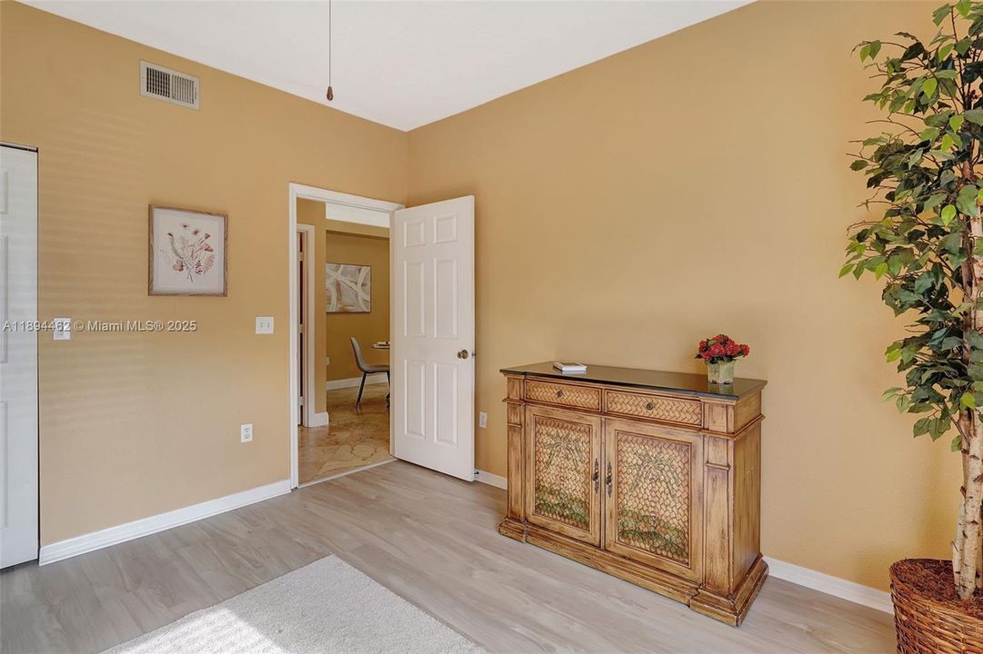 Recently Sold: $169,000 (2 beds, 2 baths, 1107 Square Feet)