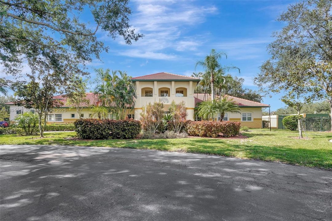 Recently Sold: $169,000 (2 beds, 2 baths, 1107 Square Feet)