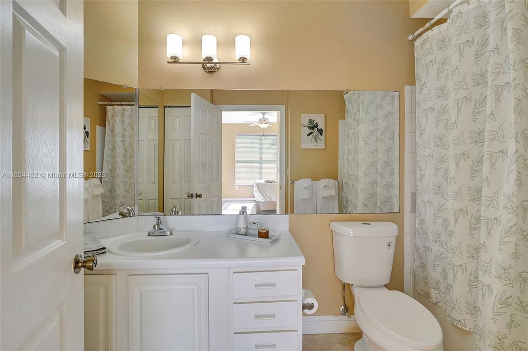 Recently Sold: $169,000 (2 beds, 2 baths, 1107 Square Feet)