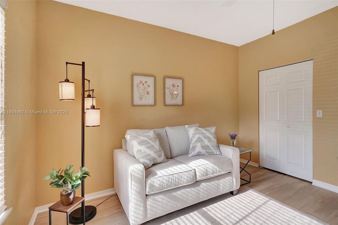 Recently Sold: $169,000 (2 beds, 2 baths, 1107 Square Feet)