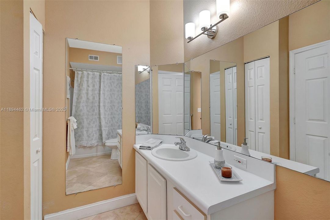 Recently Sold: $169,000 (2 beds, 2 baths, 1107 Square Feet)