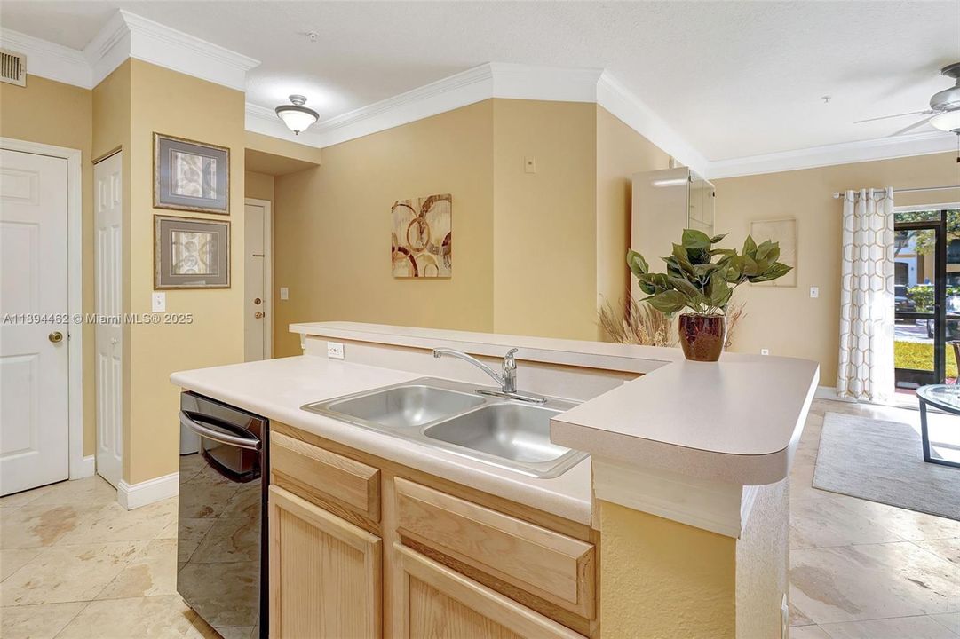 Recently Sold: $169,000 (2 beds, 2 baths, 1107 Square Feet)