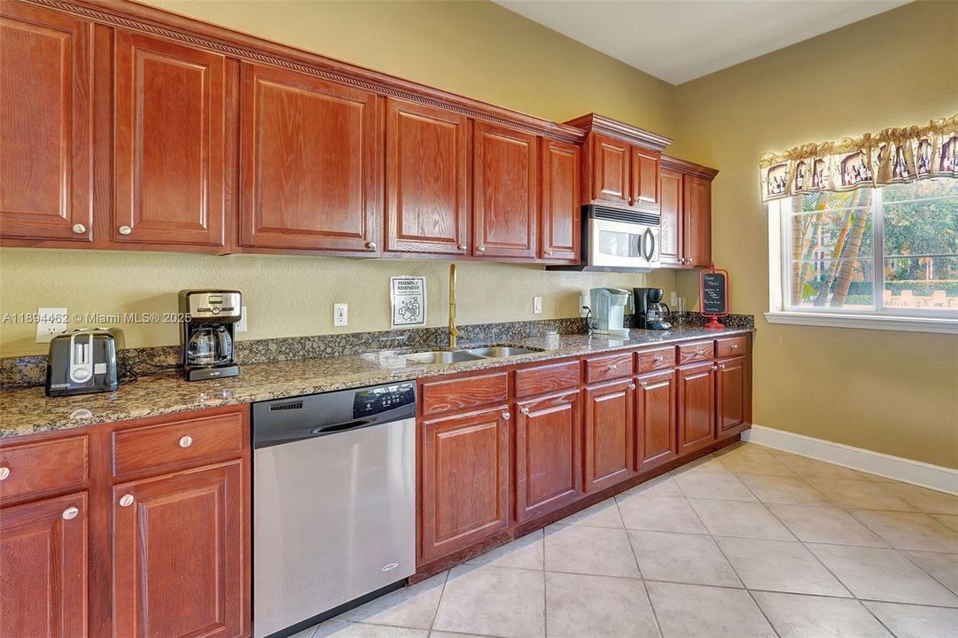 Recently Sold: $169,000 (2 beds, 2 baths, 1107 Square Feet)