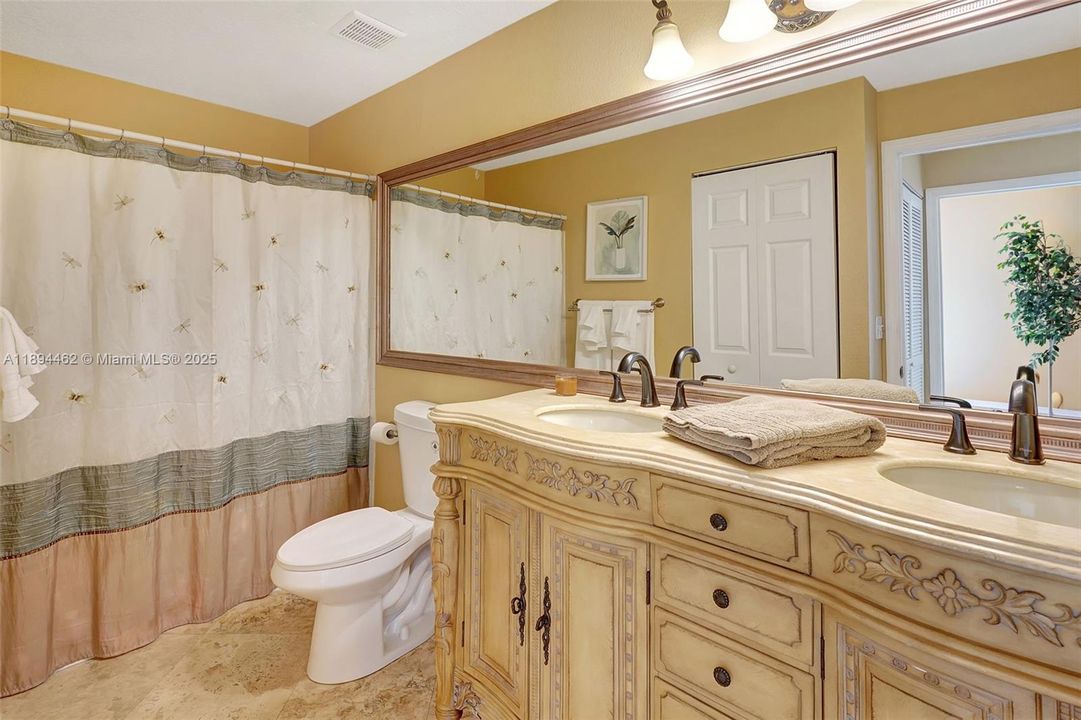 Recently Sold: $169,000 (2 beds, 2 baths, 1107 Square Feet)