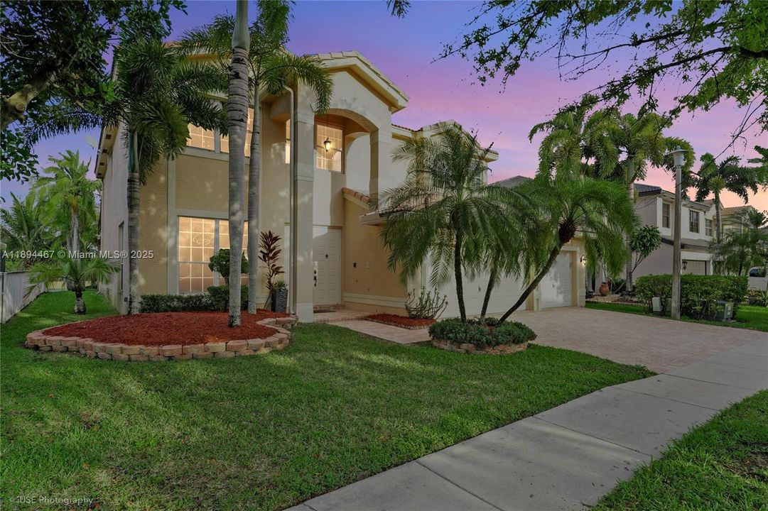 На продажу: $1,100,000 (4 спален, 3 ванн, 3407 Квадратных фут)