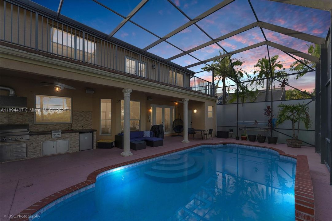 На продажу: $1,100,000 (4 спален, 3 ванн, 3407 Квадратных фут)