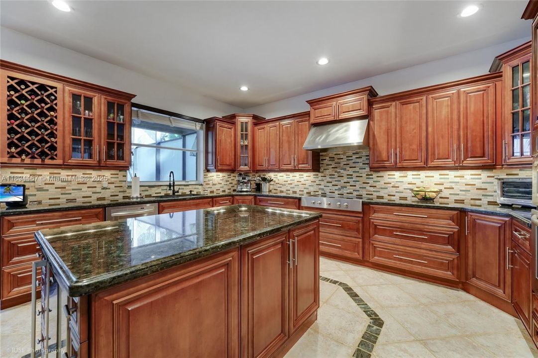 На продажу: $1,100,000 (4 спален, 3 ванн, 3407 Квадратных фут)