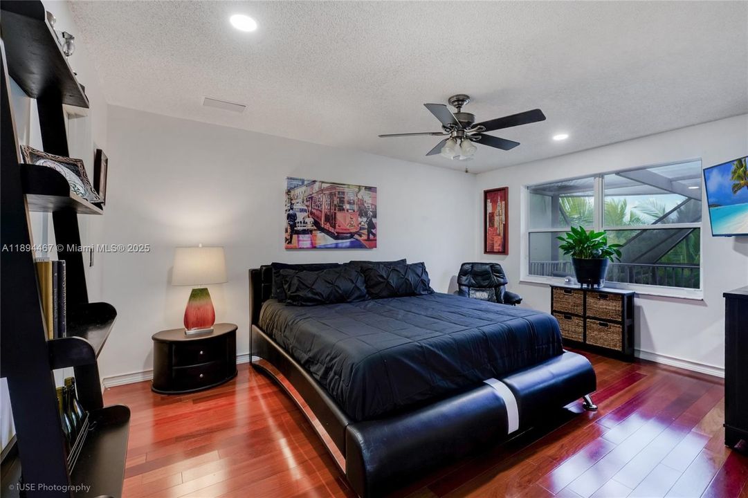 На продажу: $1,100,000 (4 спален, 3 ванн, 3407 Квадратных фут)