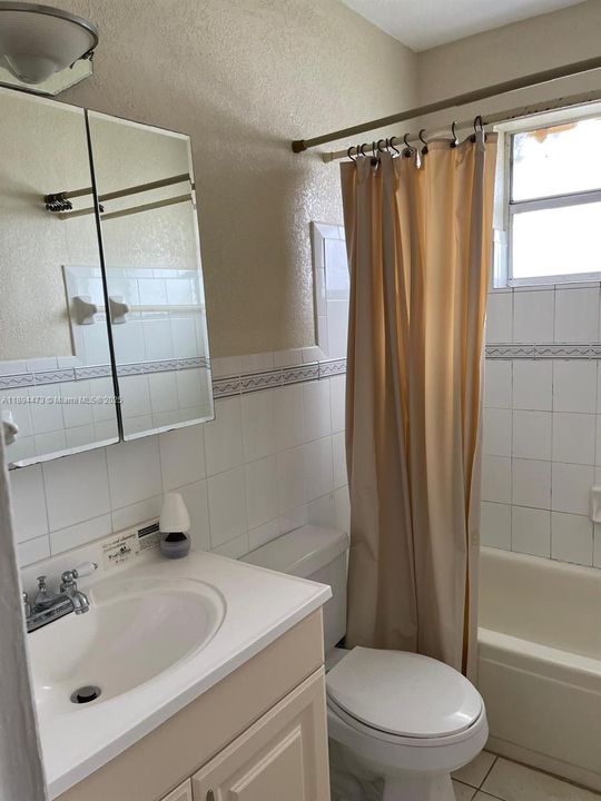 Под контрактом: $1,800 (2 спален, 2 ванн, 1118 Квадратных фут)