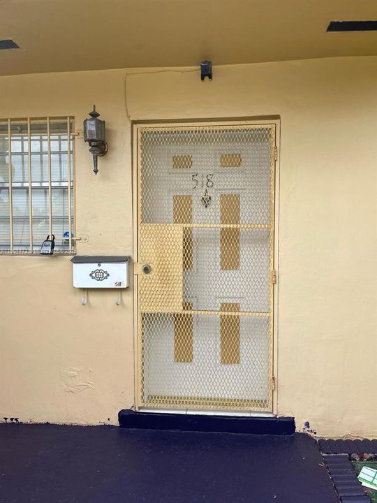 Под контрактом: $1,800 (2 спален, 2 ванн, 1118 Квадратных фут)