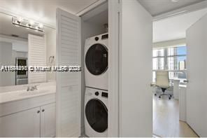 待售: $620,000 (2 贝兹, 2 浴室, 1361 平方英尺)