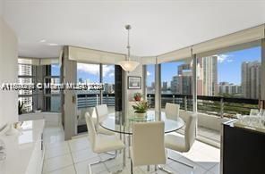 待售: $620,000 (2 贝兹, 2 浴室, 1361 平方英尺)