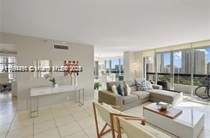 待售: $620,000 (2 贝兹, 2 浴室, 1361 平方英尺)