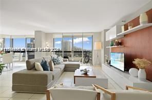 待售: $620,000 (2 贝兹, 2 浴室, 1361 平方英尺)