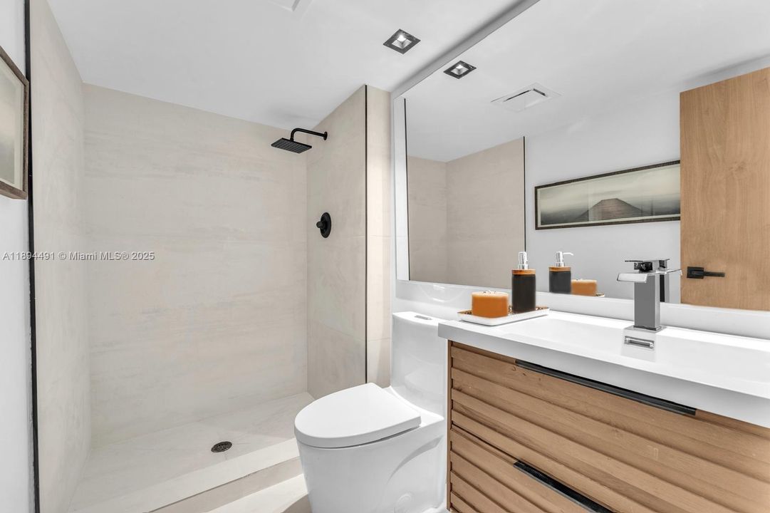 For Sale: $885,000 (2 beds, 2 baths, 1603 Square Feet)