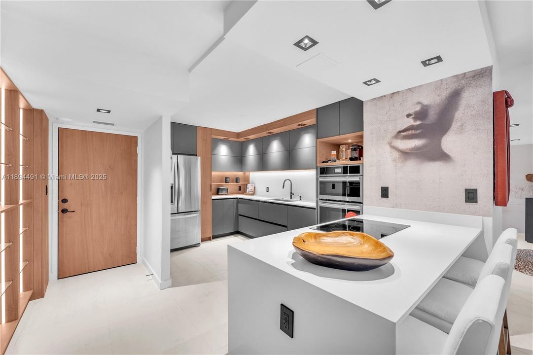 For Sale: $885,000 (2 beds, 2 baths, 1603 Square Feet)