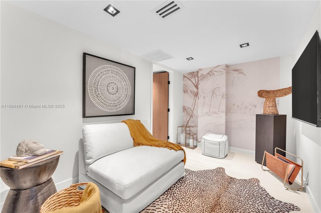 For Sale: $885,000 (2 beds, 2 baths, 1603 Square Feet)