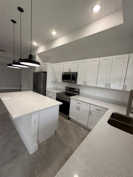 На продажу: $298,900 (3 спален, 2 ванн, 0 Квадратных фут)