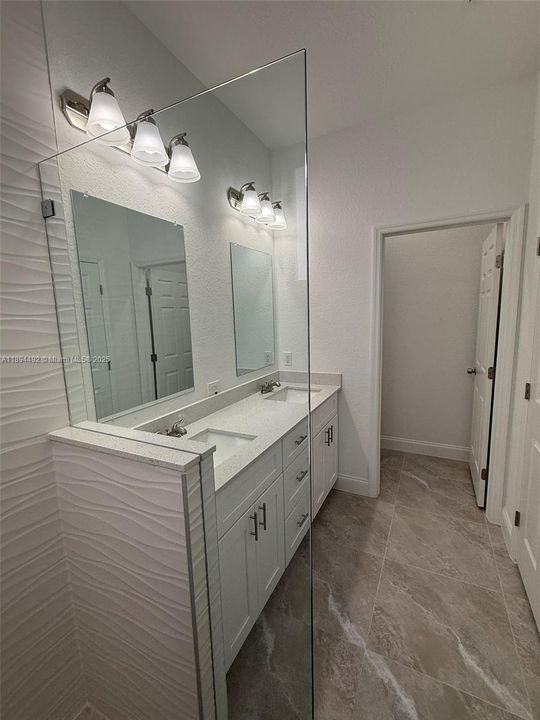 На продажу: $298,900 (3 спален, 2 ванн, 0 Квадратных фут)