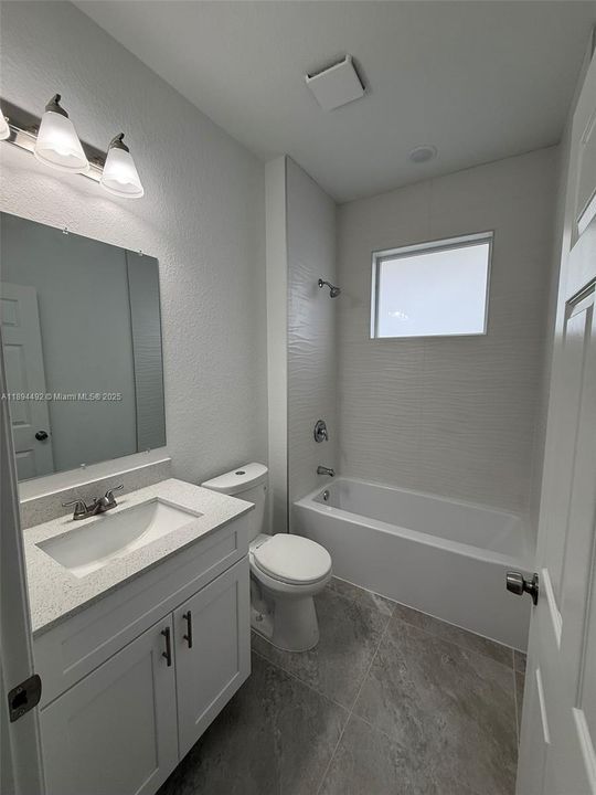 На продажу: $298,900 (3 спален, 2 ванн, 0 Квадратных фут)