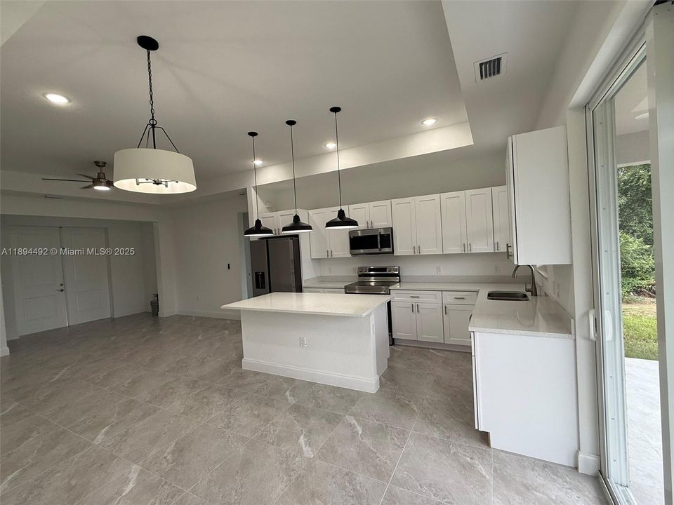 На продажу: $298,900 (3 спален, 2 ванн, 0 Квадратных фут)