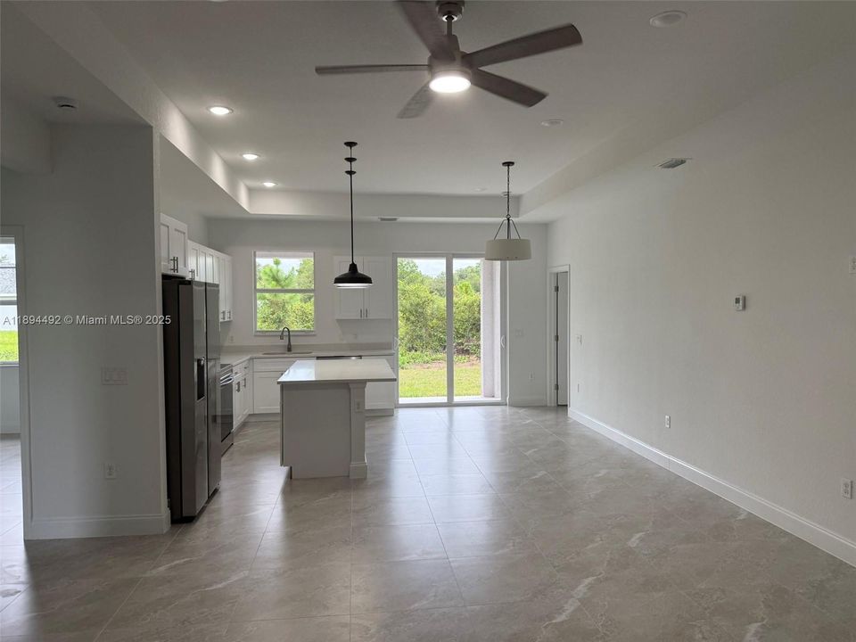 На продажу: $298,900 (3 спален, 2 ванн, 0 Квадратных фут)