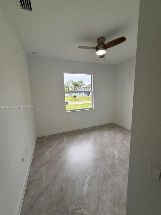 На продажу: $298,900 (3 спален, 2 ванн, 0 Квадратных фут)